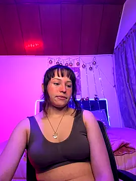 Eymmy 24 online show from November 25, 2025, 3:50 am