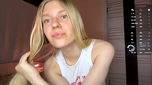 Snapshot of MaryjaneSpider chatting on October 10, 2025, 2:38 pm MaryjaneSpider online show from October 10, 2025, 2:38 pm