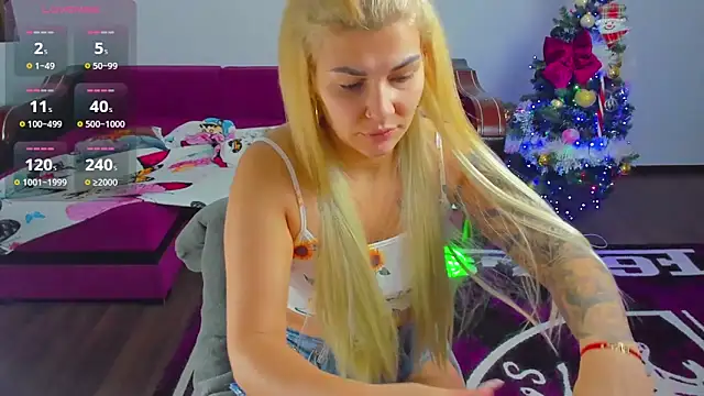 Snapshot of MiaKiittyy chatting on December 4, 2025, 1:48 am MiaKiittyy online show from December 4, 2025, 1:48 am