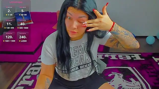 Snapshot of MiaKiittyy chatting on January 14, 2026, 1:00 am MiaKiittyy online show from January 14, 2026, 1:00 am