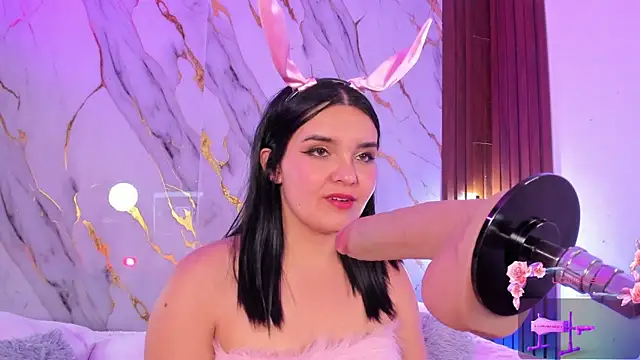 alicecute77 online show from May 30, 2026, 2:19 am
