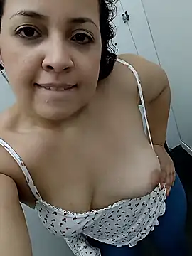 Snapshot of Silkenfeet21 chatting on January 11, 2026, 6:46 pm Silkenfeet21 online show from January 11, 2026, 6:46 pm