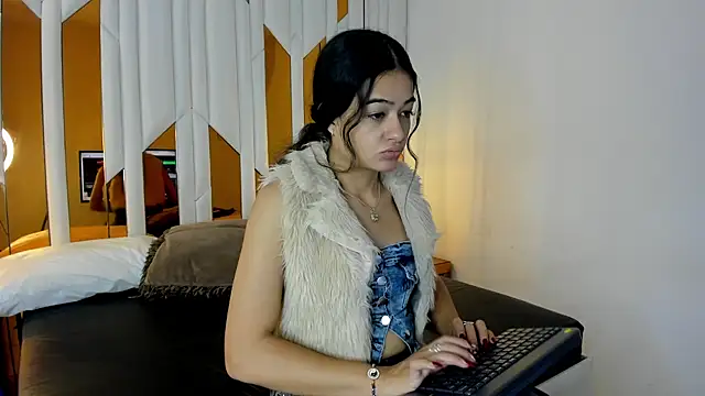 ValeriaPrado online show from December 14, 2025, 7:29 pm