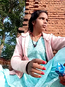 Snapshot of Gulika_Doshi chatting on December 2, 2025, 2:50 am Gulika Doshi online show from December 2, 2025, 2:50 am