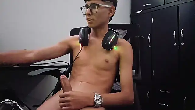 Snapshot of ElverCol chatting on February 7, 2026, 5:11 am ElverCol online show from February 7, 2026, 5:11 am