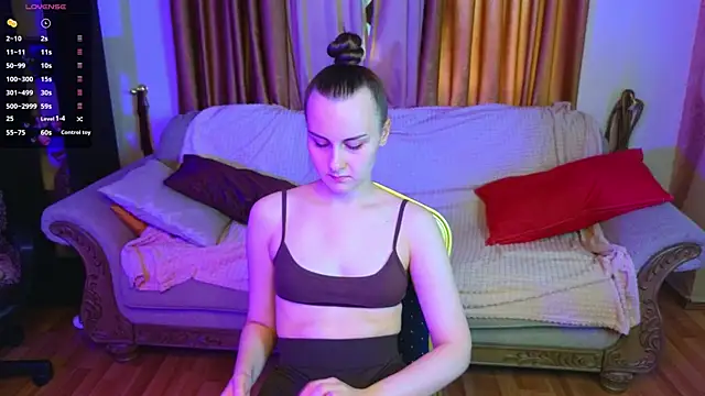 Kelly Cartier online show from October 3, 2025, 11:29 am