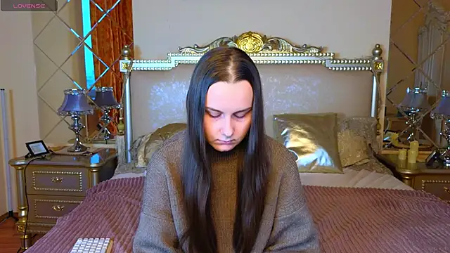 Kelly Cartier online show from February 5, 2026, 11:59 am
