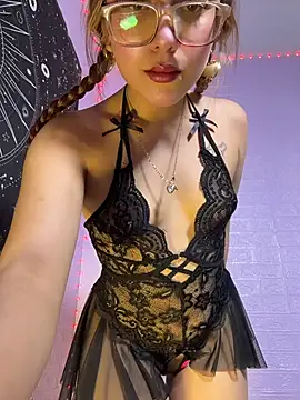 ZeziGamingg online show from February 18, 2026, 3:13 am