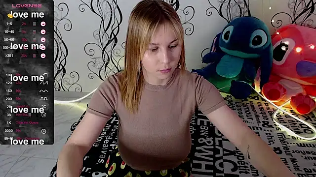 Snapshot of RoyAngela chatting on November 11, 2025, 6:24 am RoyAngela online show from November 11, 2025, 6:24 am