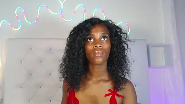 Snapshot of tatixxxvega chatting on September 25, 2025, 2:10 pm tatixxxvega online show from September 25, 2025, 2:10 pm