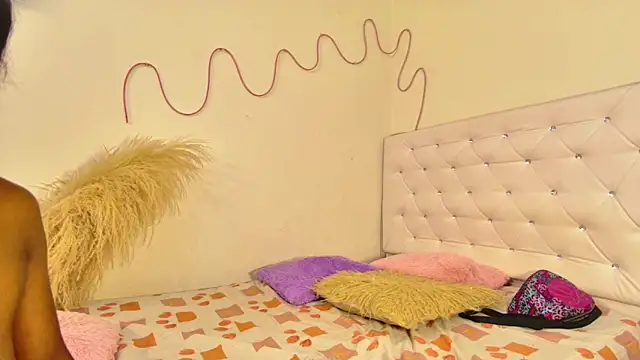 Snapshot of tatixxxvega chatting on October 25, 2025, 1:18 pm tatixxxvega online show from October 25, 2025, 1:18 pm