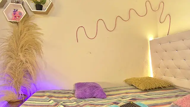 Snapshot of tatixxxvega chatting on October 29, 2025, 1:24 pm tatixxxvega online show from October 29, 2025, 1:24 pm