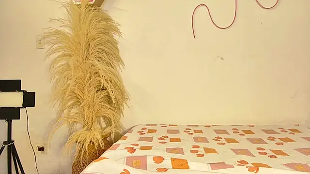 Snapshot of tatixxxvega chatting on November 13, 2025, 1:10 pm tatixxxvega online show from November 13, 2025, 1:10 pm