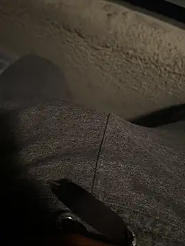 encinas15 online show from November 4, 2025, 6:34 am