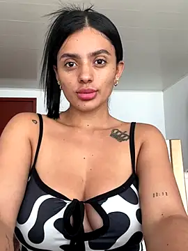 Snapshot of AnaaFaith_ chatting on November 9, 2025, 4:05 pm AnaaFaith online show from November 9, 2025, 4:05 pm