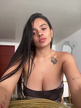 Snapshot of AnaaFaith_ chatting on November 18, 2025, 8:24 pm AnaaFaith online show from November 18, 2025, 8:24 pm