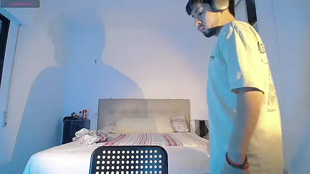 Snapshot of Dimax_xxx chatting on October 10, 2025, 8:30 pm Dimax xxx online show from October 10, 2025, 8:30 pm