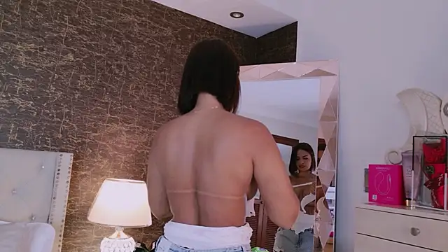 IrinaVelvet online show from November 6, 2025, 4:41 pm