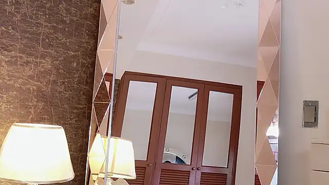 IrinaVelvet online show from November 18, 2025, 4:44 pm