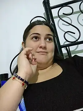 barbielamaravilla11 online show from December 15, 2025, 3:05 pm