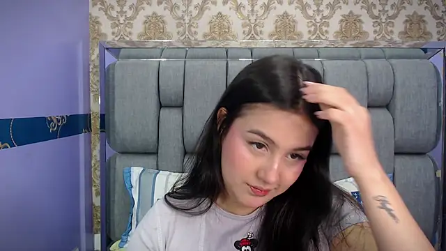 Snapshot of ValentinaMillers_ chatting on October 1, 2025, 9:48 am ValentinaMillers online show from October 1, 2025, 9:48 am