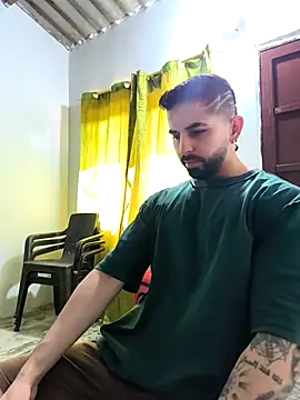 Snapshot of giannis090 chatting on February 11, 2026, 8:25 pm giannis090 online show from February 11, 2026, 8:25 pm