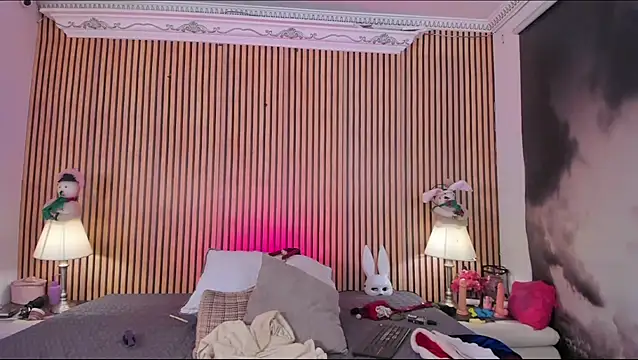 keeyla stone online show from December 21, 2025, 9:44 pm