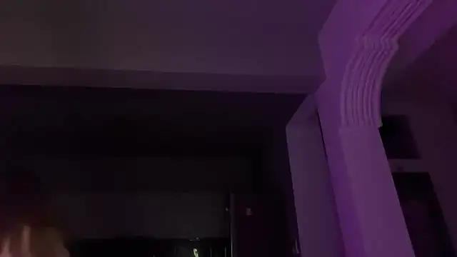 Lunahadidd online show from June 27, 2026, 9:42 pm
