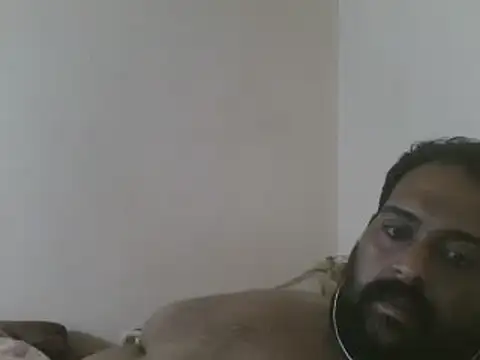 elpoop7305 online show from November 26, 2025, 10:44 pm