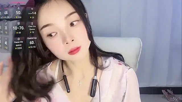 Snapshot of Tangbao-Baby chatting on December 21, 2025, 12:01 pm Tangbao-Baby online show from December 21, 2025, 12:01 pm