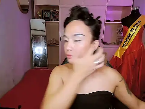 YourNikkieXxx online show from October 26, 2025, 8:15 pm