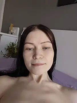DragonFoxie online show from July 3, 2026, 7:48 am