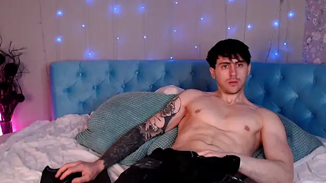 Snapshot of Oscar_Miller_ chatting on March 15, 2026, 9:32 pm Oscar Miller online show from March 15, 2026, 9:32 pm