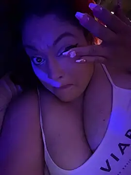 Snapshot of xHelloKitty chatting on April 4, 2026, 12:46 pm xHelloKitty online show from April 4, 2026, 12:46 pm