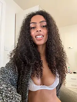 Snapshot of yasmingarcia chatting on October 29, 2025, 11:01 am yasmingarcia online show from October 29, 2025, 11:01 am