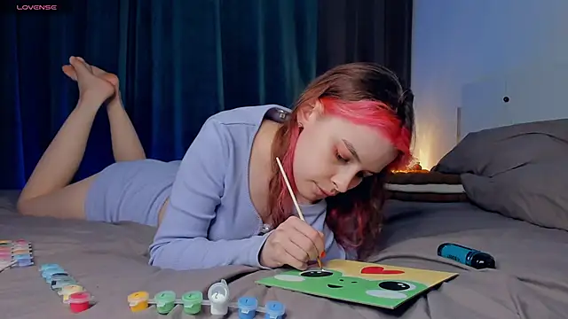 VedaSchulz online show from December 4, 2025, 7:33 pm