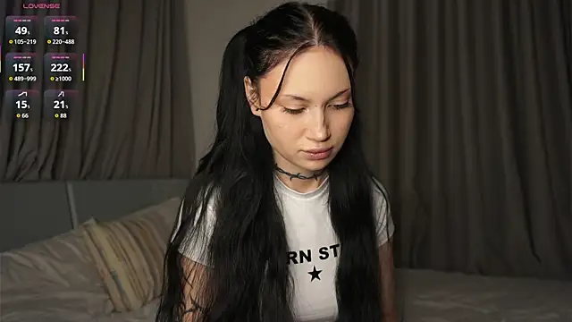 Alice 1n Wonderland  online show from October 18, 2025, 2:51 pm