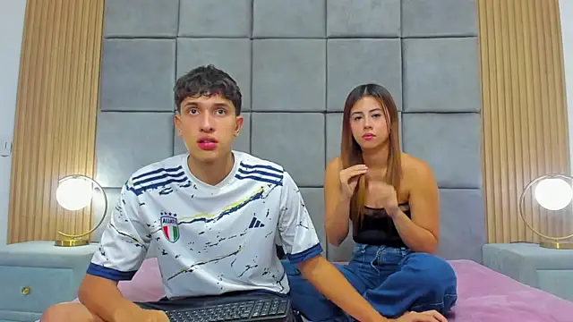 ChanellandMax online show from November 15, 2025, 8:05 pm