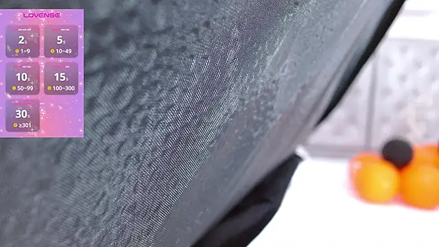 angiellam online show from October 15, 2025, 6:52 pm