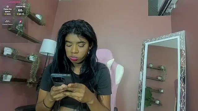 KendraChavez  online show from October 19, 2025, 9:04 pm