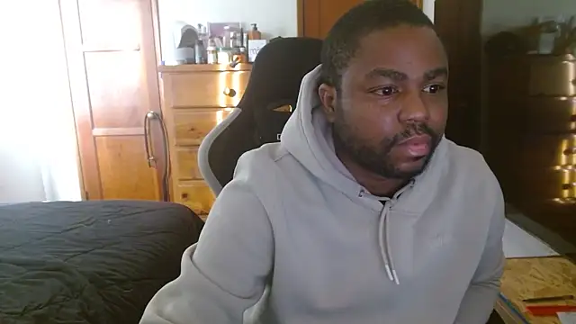 Snapshot of Breadwinnah chatting on December 18, 2025, 4:46 pm Breadwinnah online show from December 18, 2025, 4:46 pm