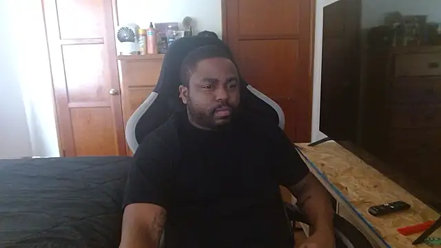 Snapshot of Breadwinnah chatting on January 31, 2026, 9:46 pm Breadwinnah online show from January 31, 2026, 9:46 pm