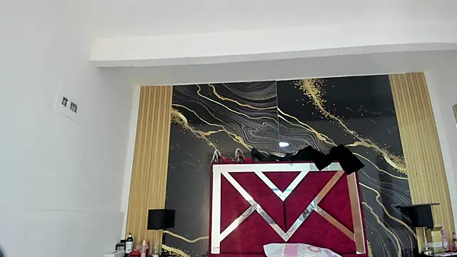 VioletRose as online show from December 2, 2025, 9:10 pm