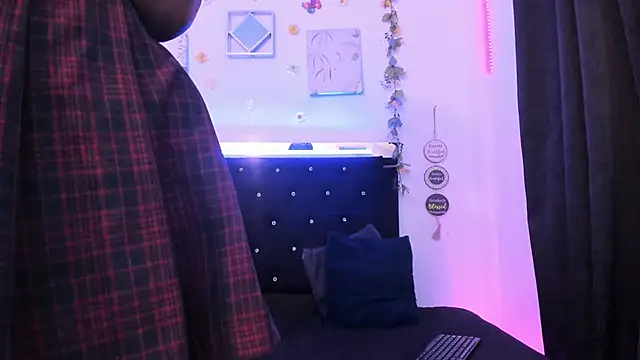 AkariRosetti online show from September 17, 2025, 3:35 pm