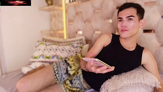 Snapshot of alessandro_musk chatting on February 5, 2026, 8:30 am alessandro musk online show from February 5, 2026, 8:30 am