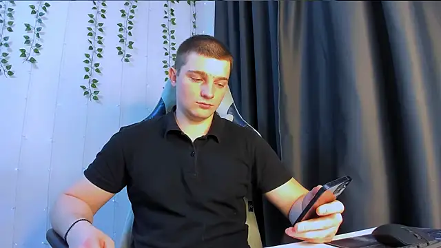 Snapshot of Your_Claddagh chatting on February 11, 2026, 7:08 pm Your Claddagh online show from February 11, 2026, 7:08 pm