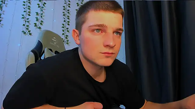 Snapshot of Your_Claddagh chatting on February 20, 2026, 7:36 pm Your Claddagh online show from February 20, 2026, 7:36 pm