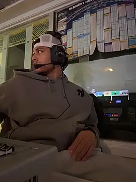 StrokingDaddy4 online show from November 19, 2025, 11:21 am