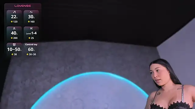 Snapshot of ReinaChloe chatting on March 3, 2026, 4:13 pm ReinaChloe online show from March 3, 2026, 4:13 pm