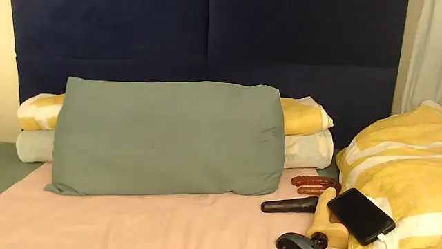 Sexy-Momo online show from December 19, 2025, 7:54 pm